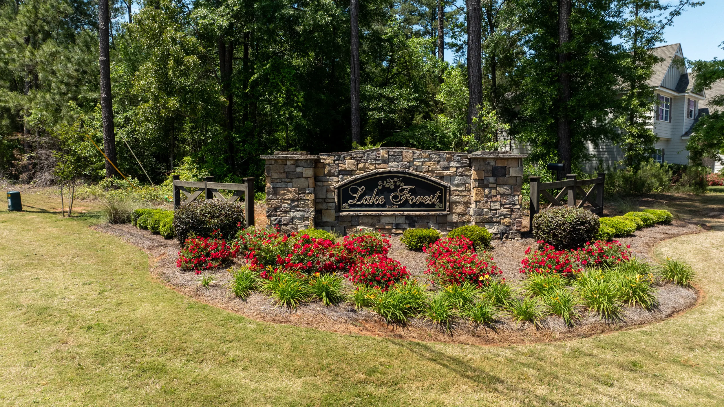 Lake Forest community in Perry
